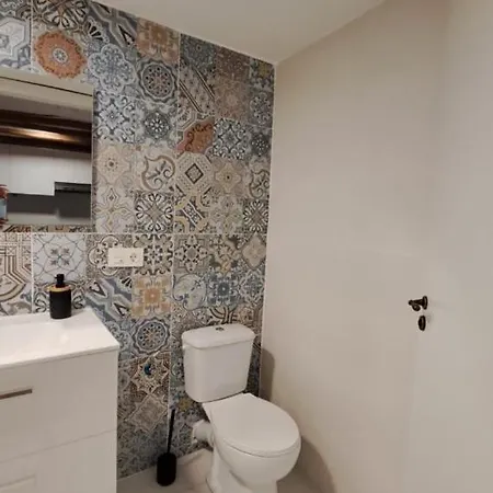 בית נופש Rustic House With Swimming Pool